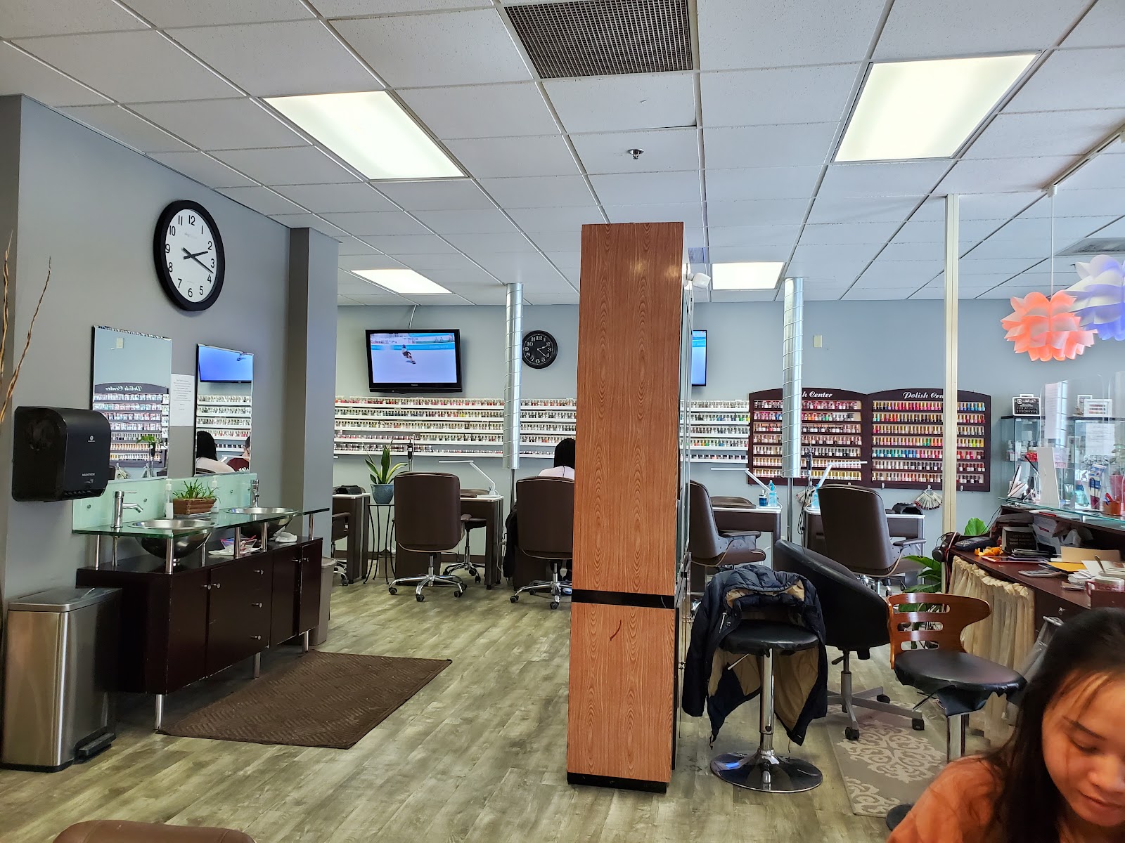 AJ Nail Care in Grand Rapids