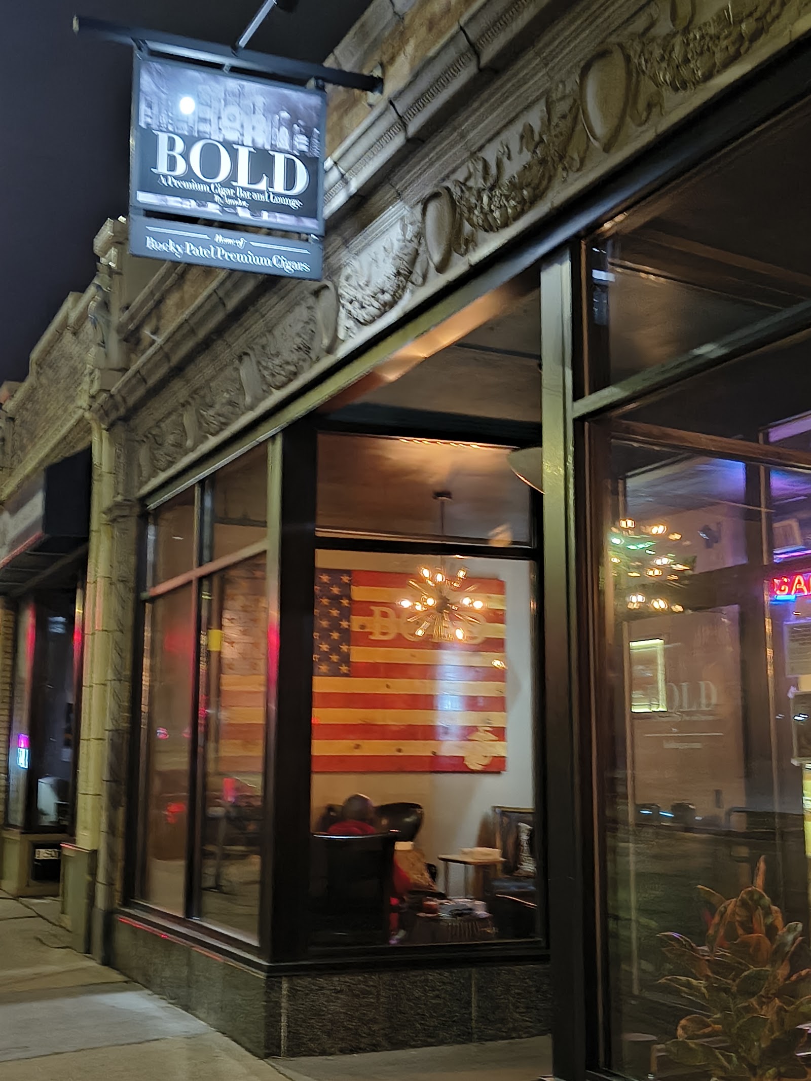 BOLD Cigar Bar & Lounge in Grand Rapids