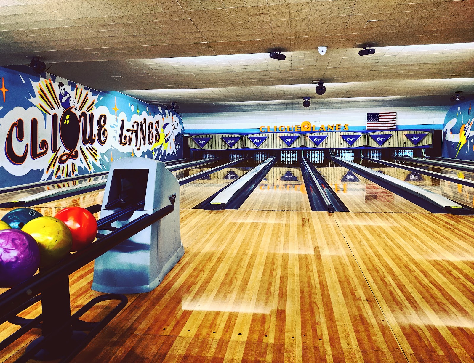 Clique Lanes — photo