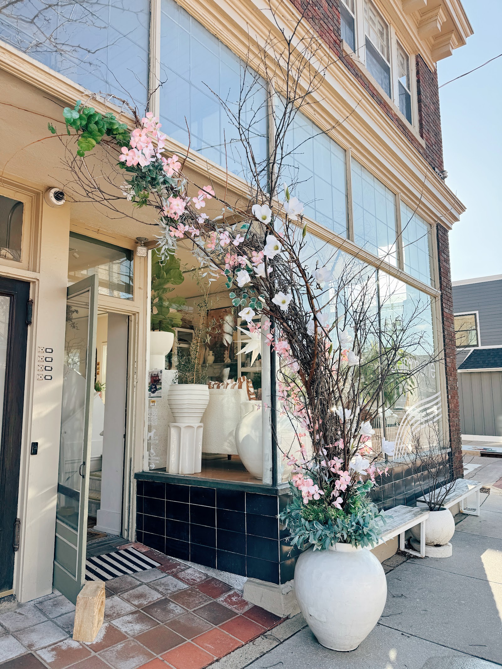 Commune in Grand Rapids