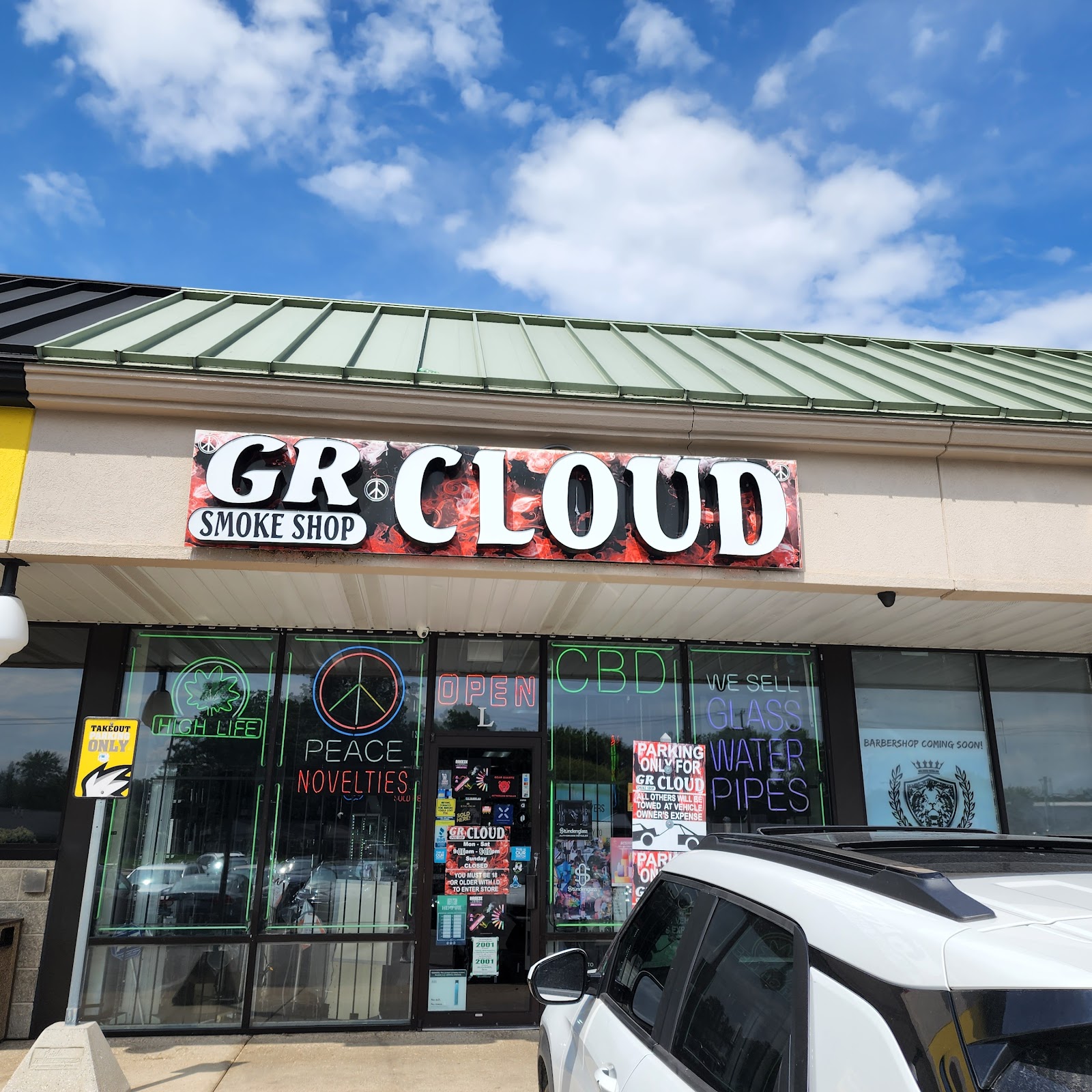 GR Cloud Smoke Shop in Grand Rapids
