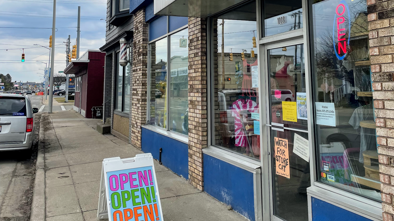 Helping Hands Mission Store — photo