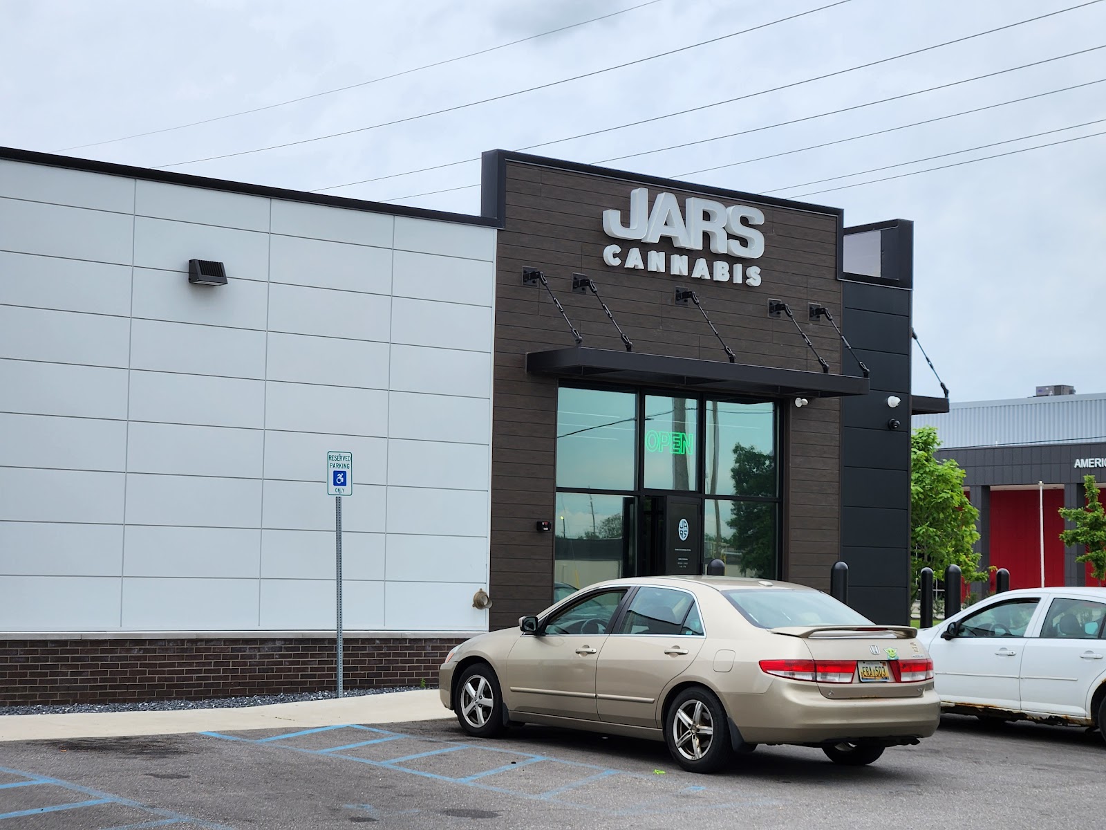 JARS Cannabis Dispensary - Grand Rapids 40th St — photo