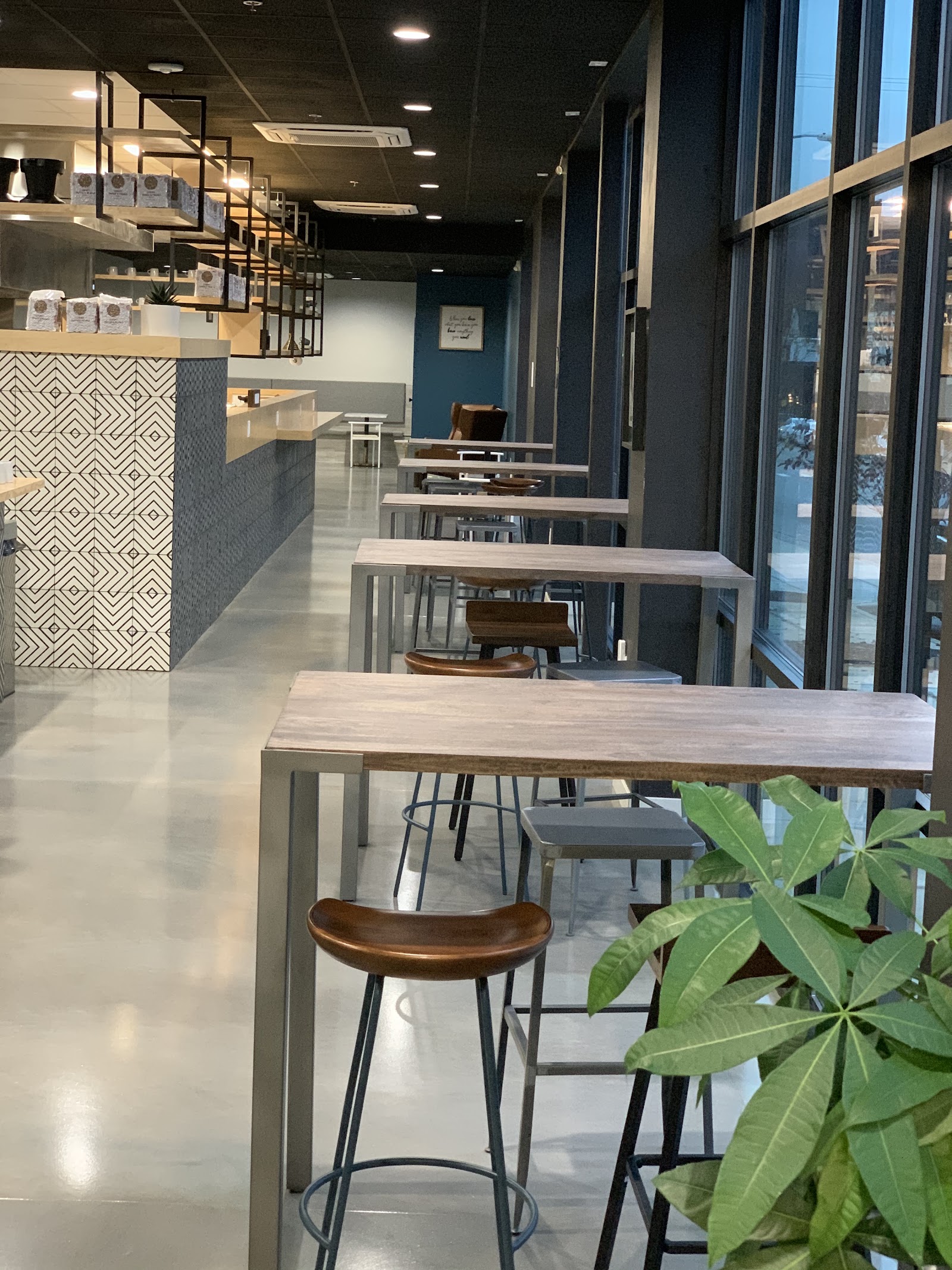 Kaffeine Place - Bar & Restaurant — photo