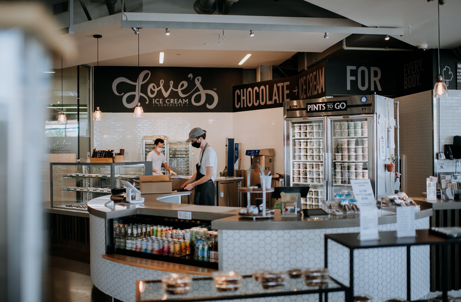 Love's Ice Cream & Chocolate in Grand Rapids