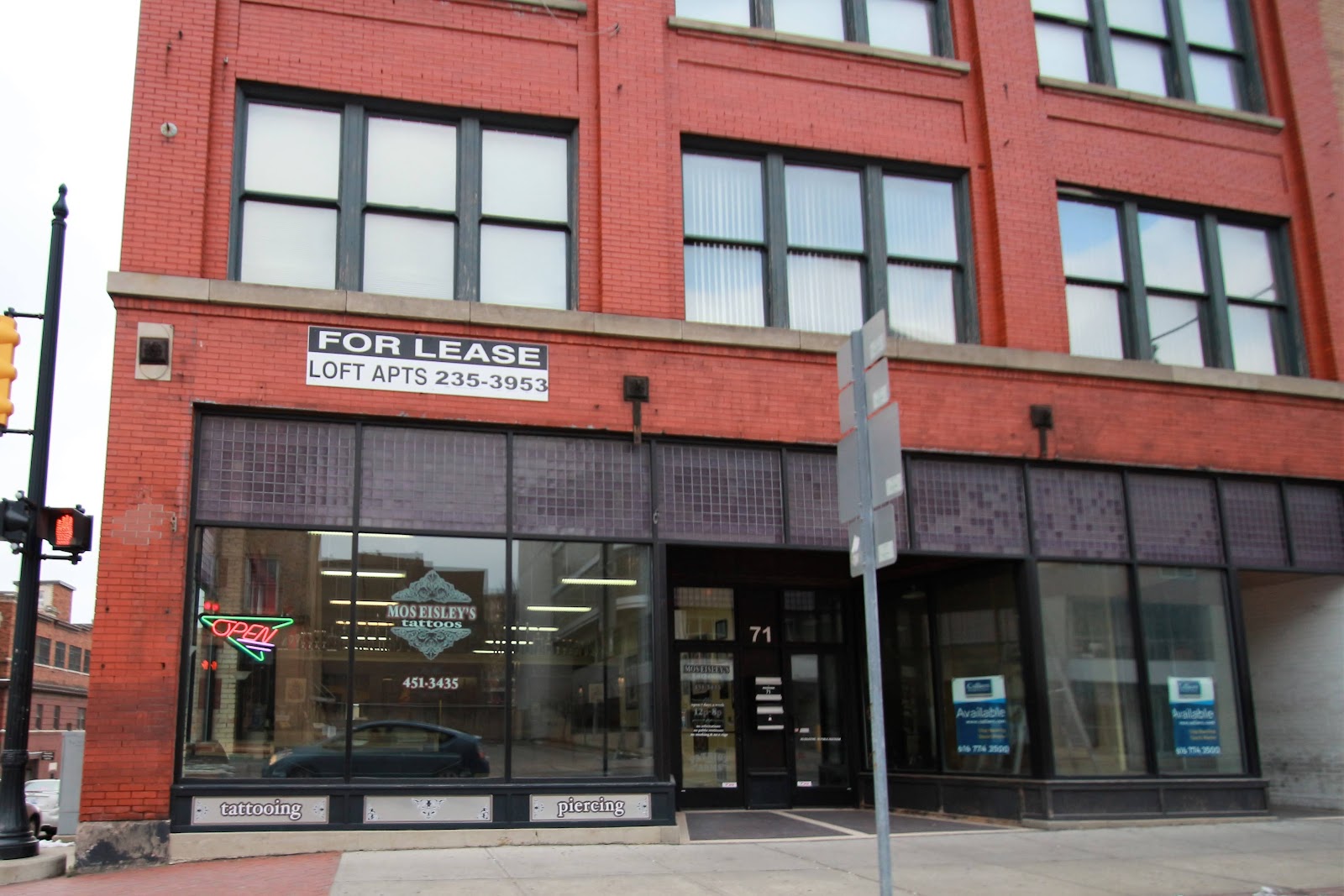 Mos Eisleys Tattoo Studio — photo