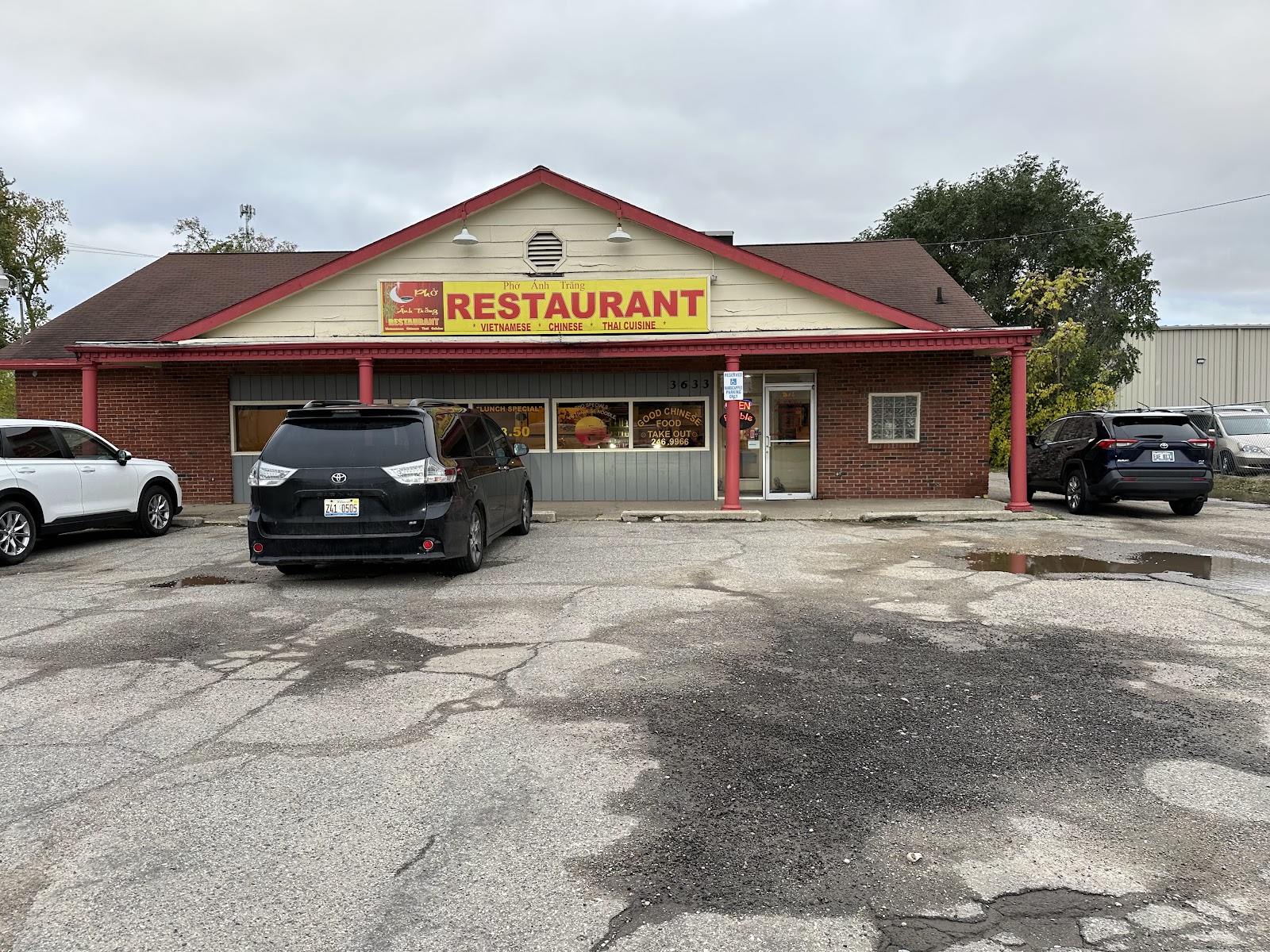 Phở Ánh Trăng Restaurant in Grand Rapids