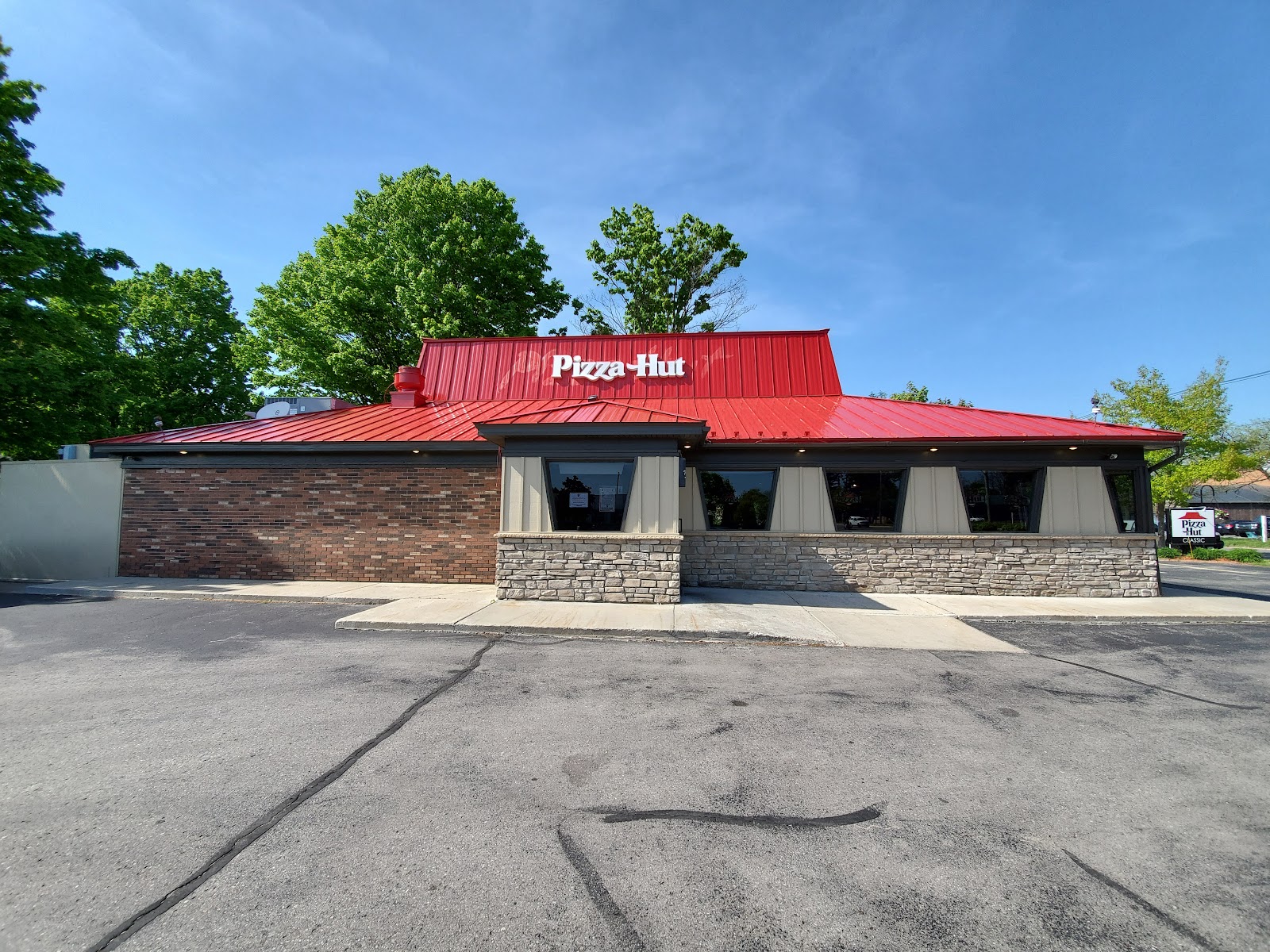 Pizza Hut in Grand Rapids