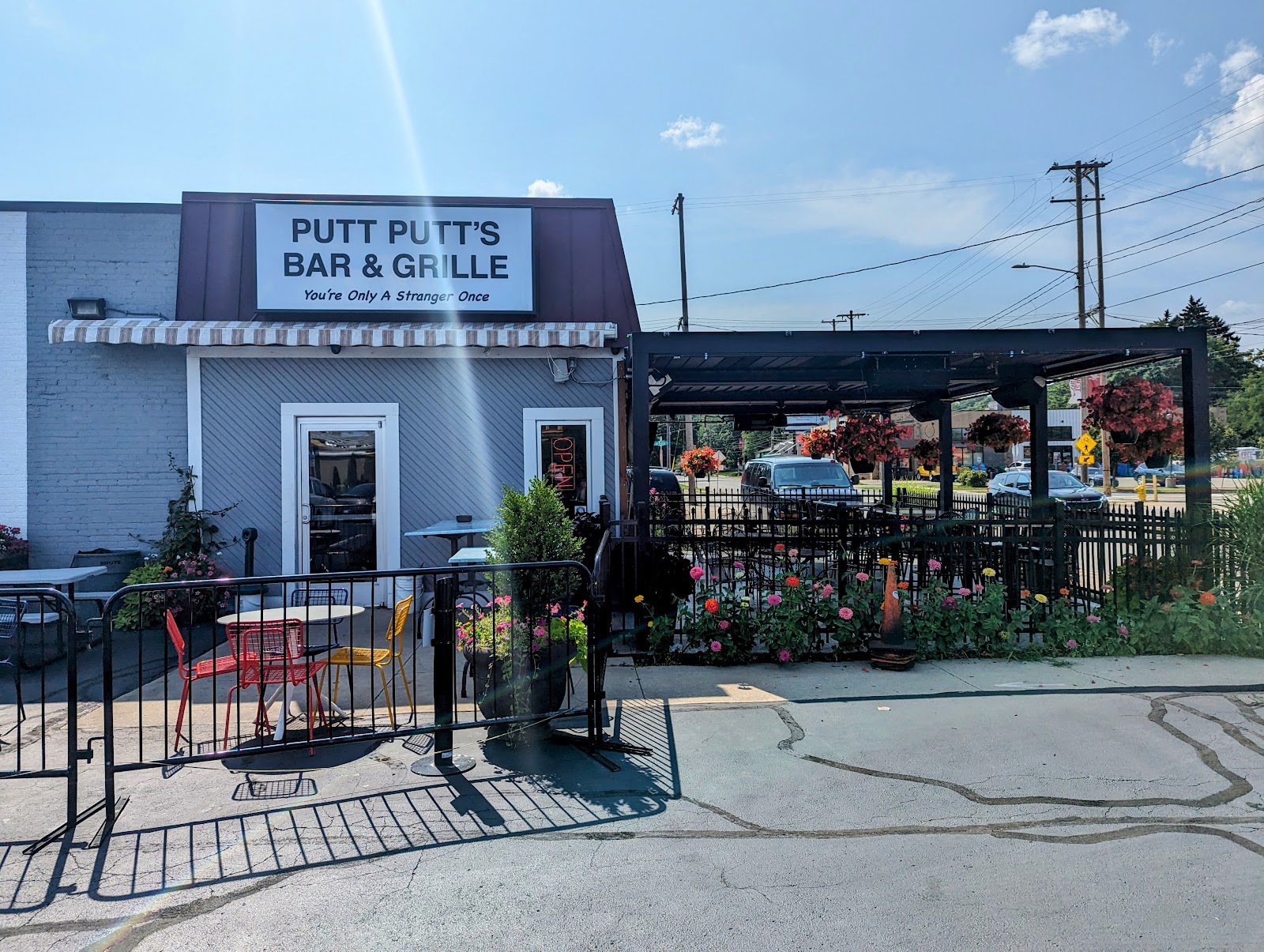 Putt Putt's Bar in Grand Rapids