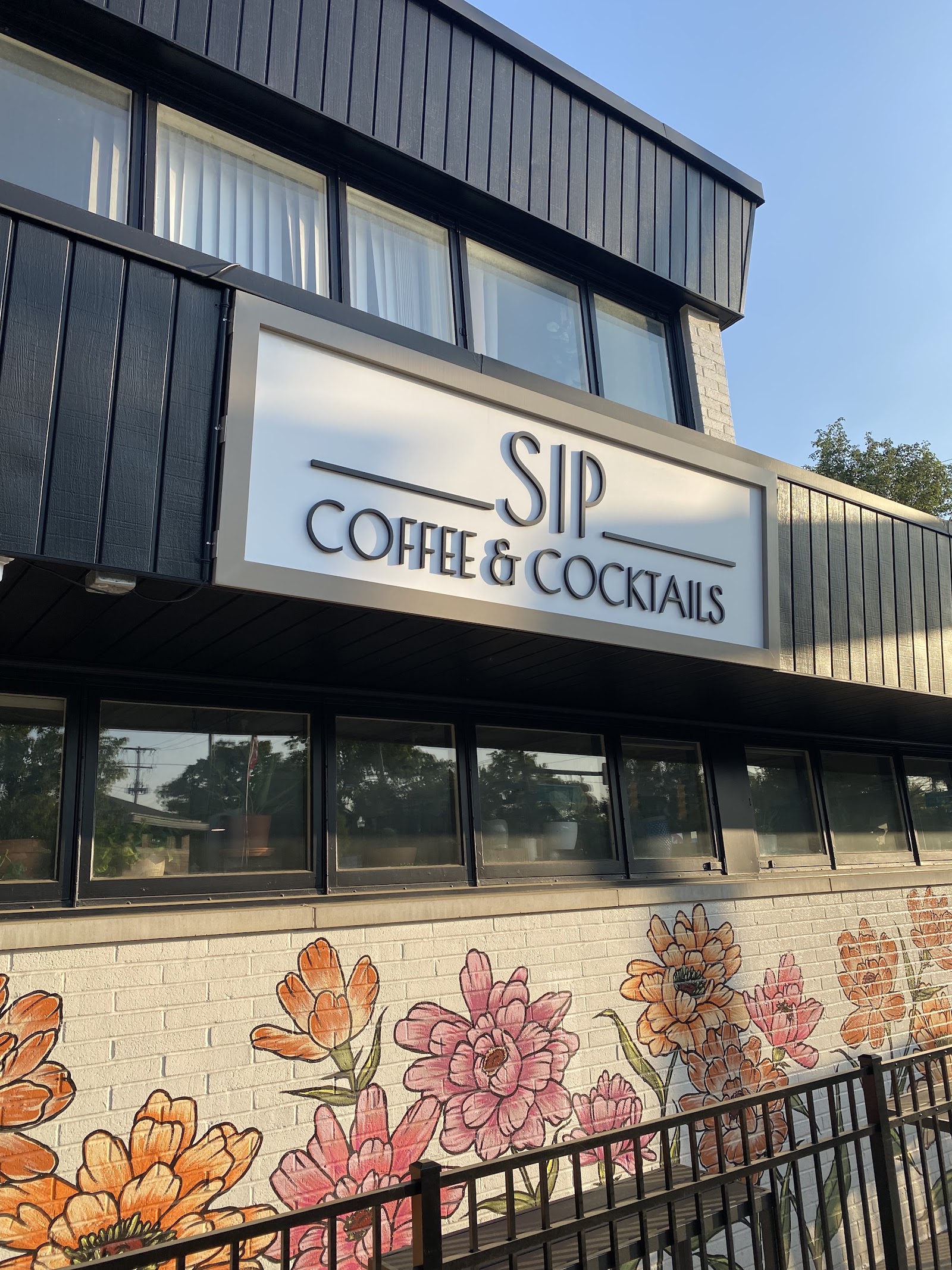 Sip Coffee & Cocktails in Grand Rapids