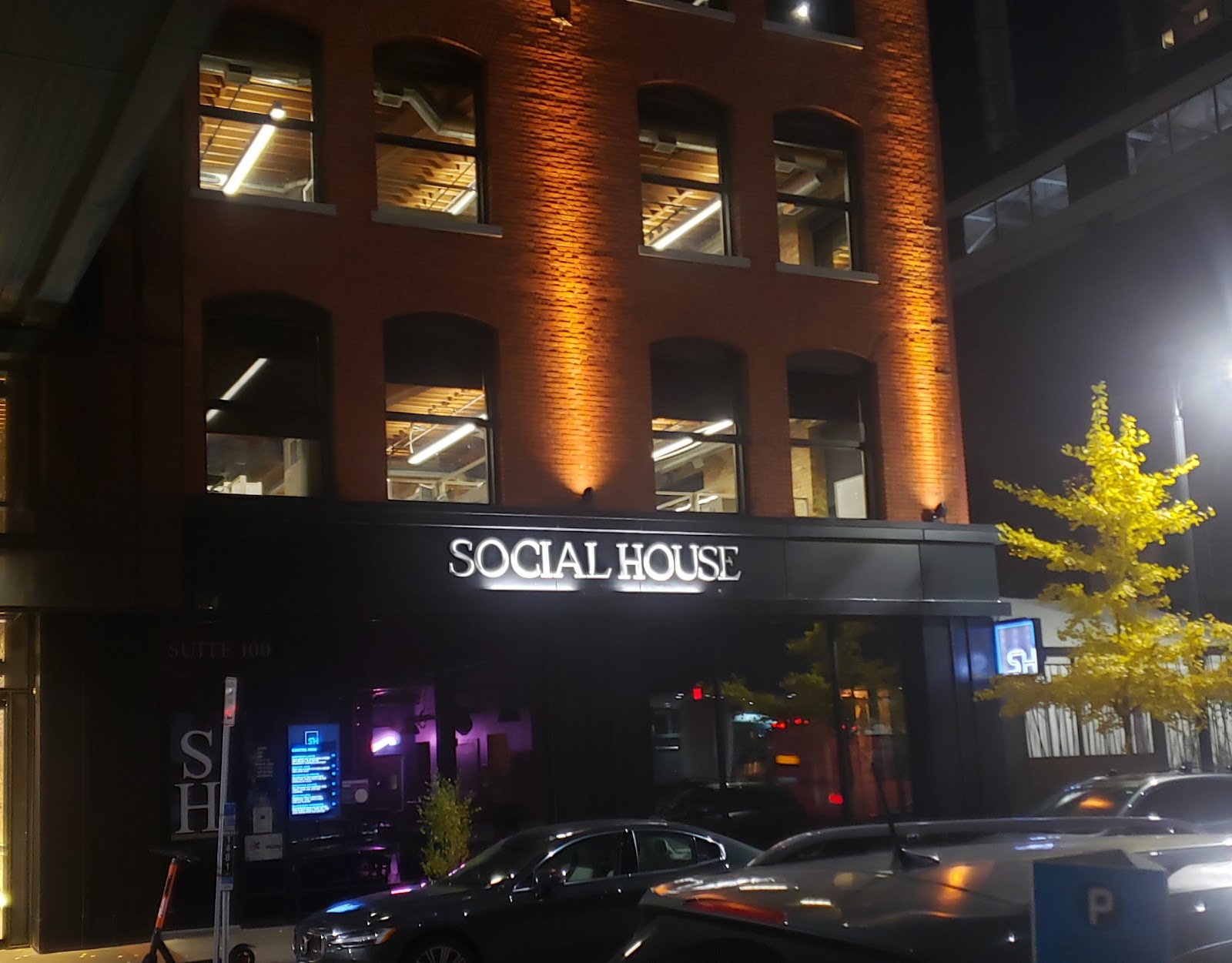 Social House Kitchen and Bar — photo