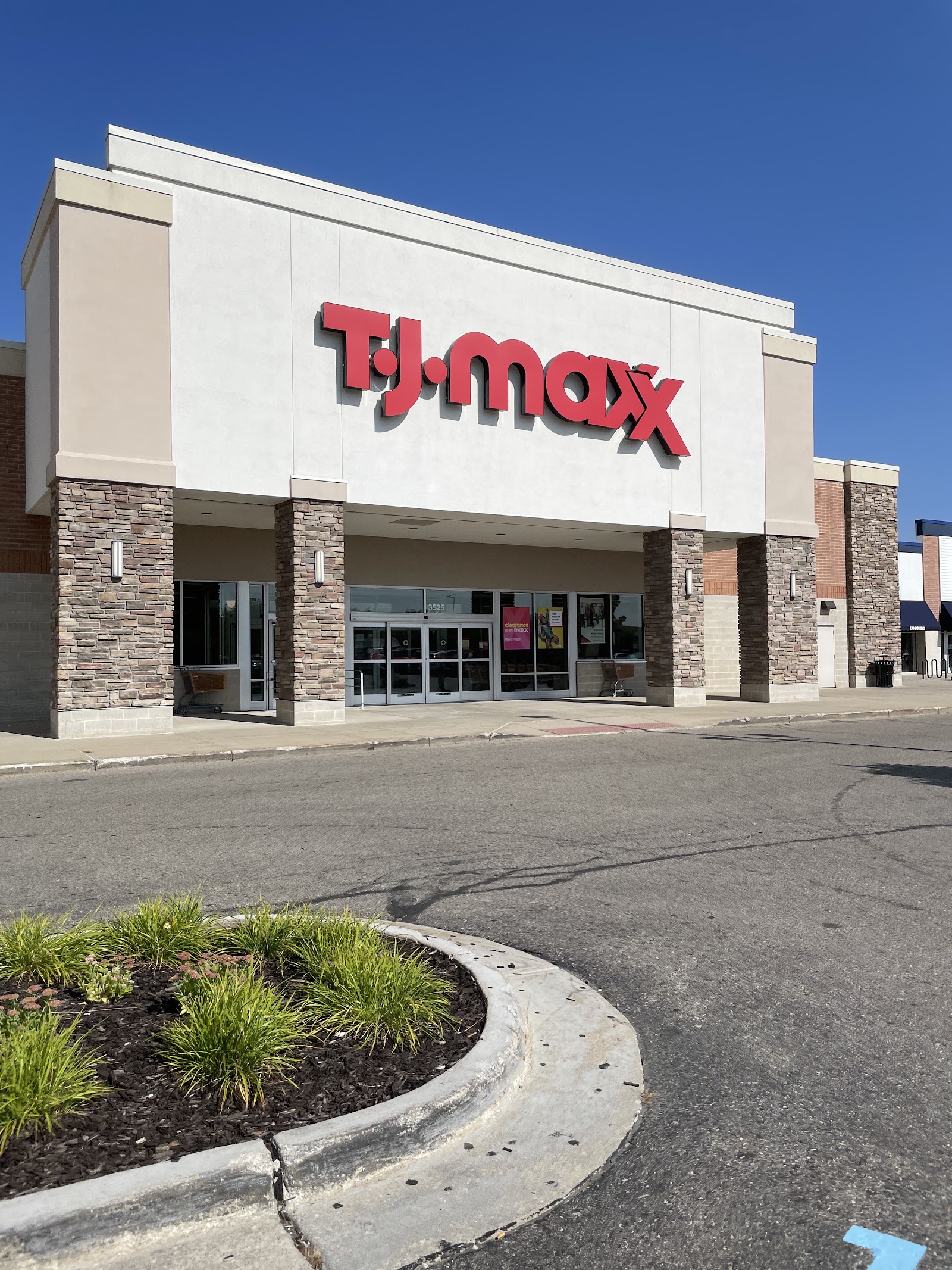 T.J. Maxx & HomeGoods — photo