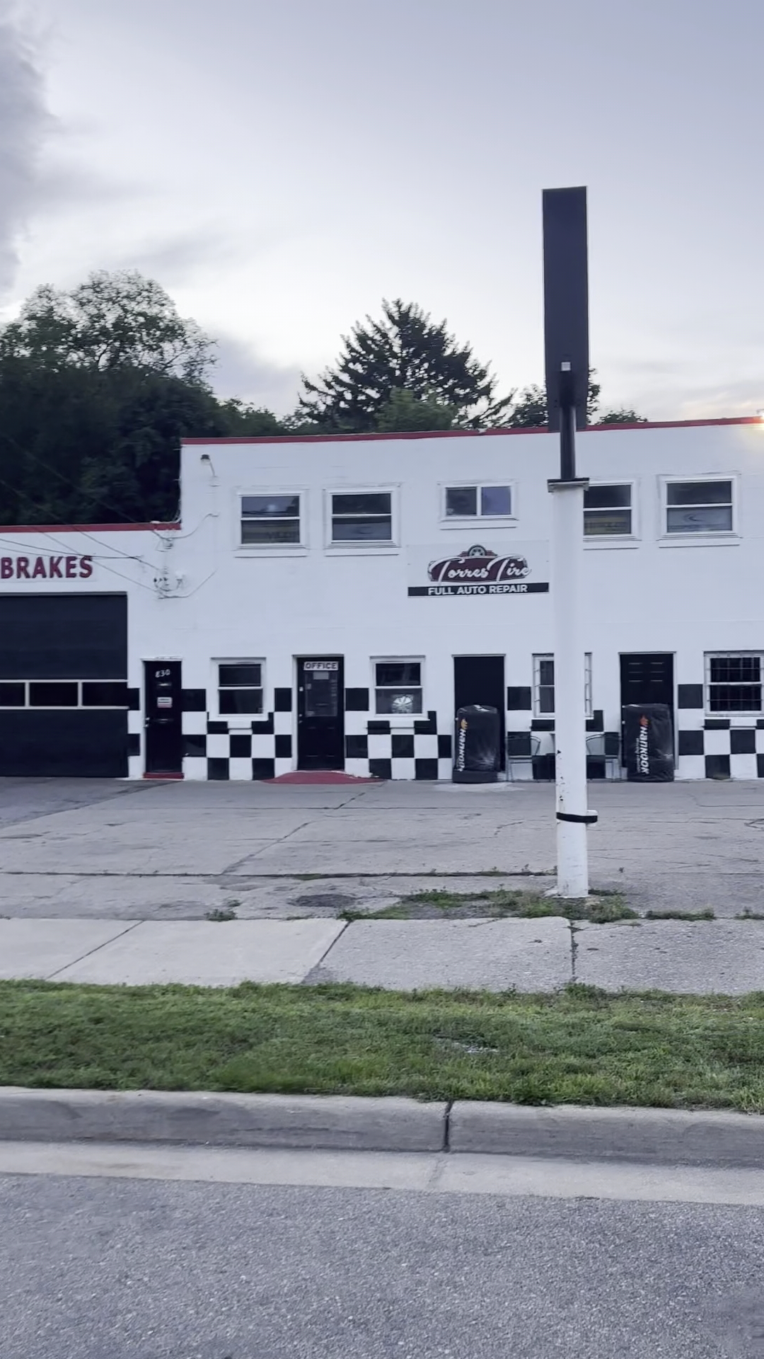 Torres Tire Shop — photo